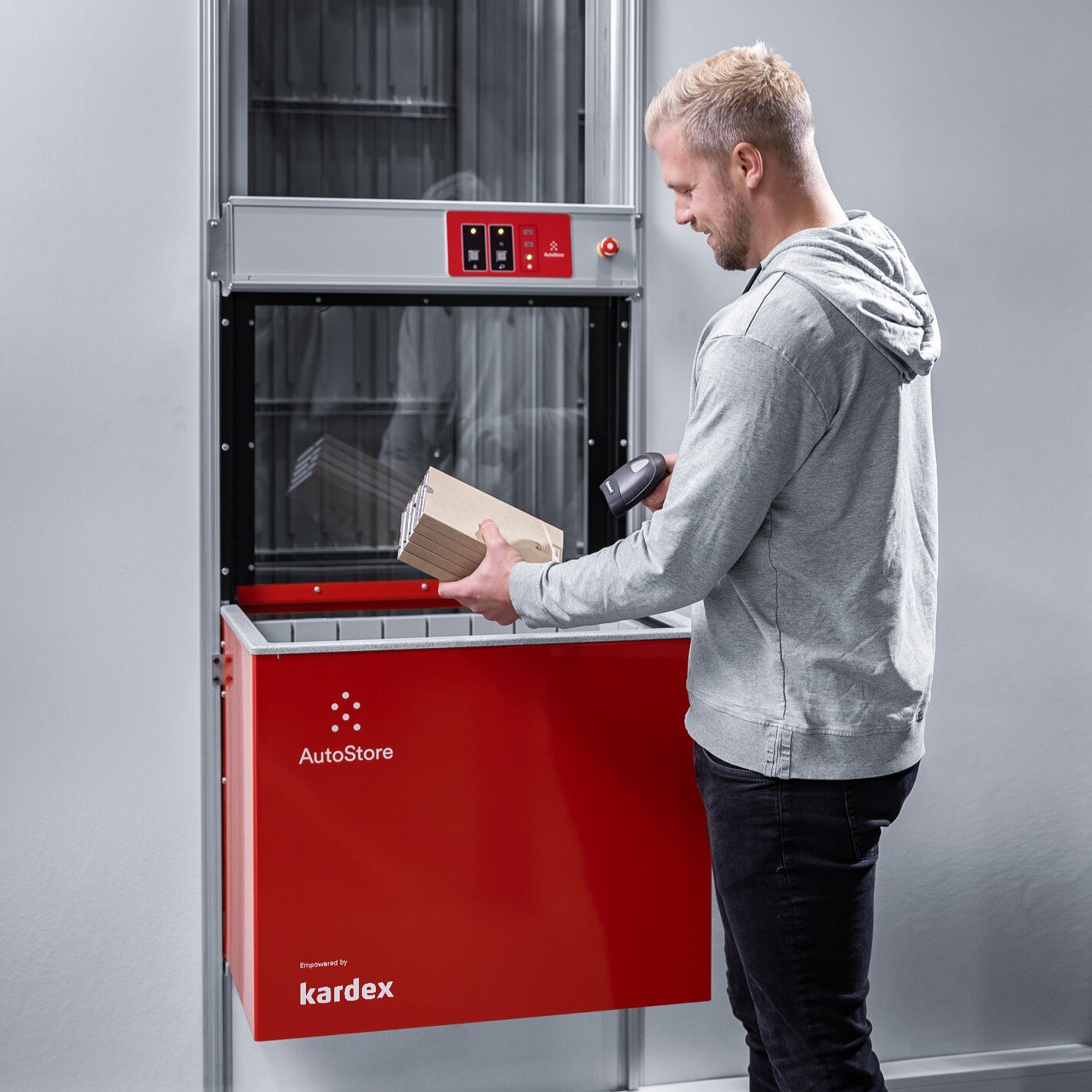 Kardex_AutoStore_ConveyorPort-workstation_square